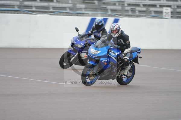 Motorcycle action photographs;Rockingham;Rockingham photographs;Trackday digital images;event digital images;eventdigitalimages;no limits trackday;peter wileman photography;rockingham corby northamptonshire;trackday;trackday photos