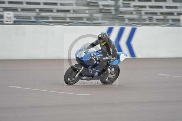 Motorcycle action photographs;Rockingham;Rockingham photographs;Trackday digital images;event digital images;eventdigitalimages;no limits trackday;peter wileman photography;rockingham corby northamptonshire;trackday;trackday photos