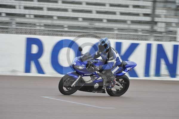 Motorcycle action photographs;Rockingham;Rockingham photographs;Trackday digital images;event digital images;eventdigitalimages;no limits trackday;peter wileman photography;rockingham corby northamptonshire;trackday;trackday photos