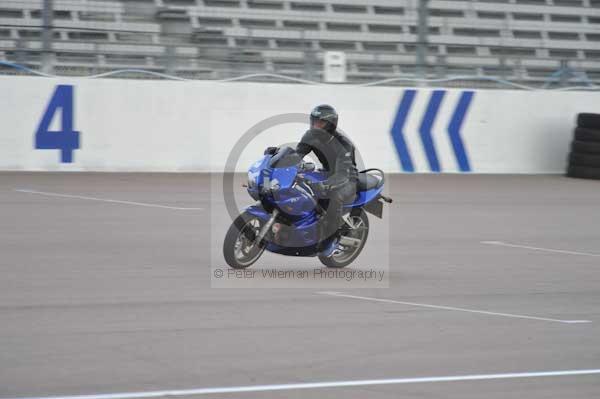 Motorcycle action photographs;Rockingham;Rockingham photographs;Trackday digital images;event digital images;eventdigitalimages;no limits trackday;peter wileman photography;rockingham corby northamptonshire;trackday;trackday photos