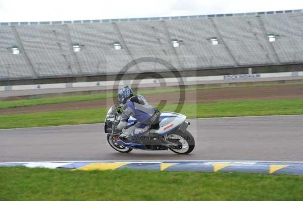 Motorcycle action photographs;Rockingham;Rockingham photographs;Trackday digital images;event digital images;eventdigitalimages;no limits trackday;peter wileman photography;rockingham corby northamptonshire;trackday;trackday photos