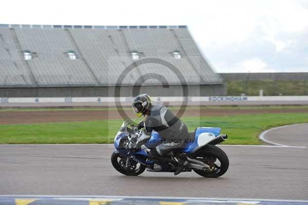 Motorcycle action photographs;Rockingham;Rockingham photographs;Trackday digital images;event digital images;eventdigitalimages;no limits trackday;peter wileman photography;rockingham corby northamptonshire;trackday;trackday photos