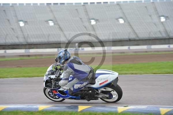 Motorcycle action photographs;Rockingham;Rockingham photographs;Trackday digital images;event digital images;eventdigitalimages;no limits trackday;peter wileman photography;rockingham corby northamptonshire;trackday;trackday photos