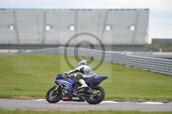 Motorcycle action photographs;Rockingham;Rockingham photographs;Trackday digital images;event digital images;eventdigitalimages;no limits trackday;peter wileman photography;rockingham corby northamptonshire;trackday;trackday photos
