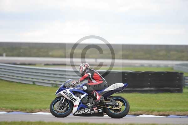 Motorcycle action photographs;Rockingham;Rockingham photographs;Trackday digital images;event digital images;eventdigitalimages;no limits trackday;peter wileman photography;rockingham corby northamptonshire;trackday;trackday photos