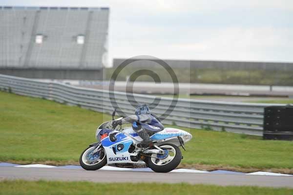 Motorcycle action photographs;Rockingham;Rockingham photographs;Trackday digital images;event digital images;eventdigitalimages;no limits trackday;peter wileman photography;rockingham corby northamptonshire;trackday;trackday photos