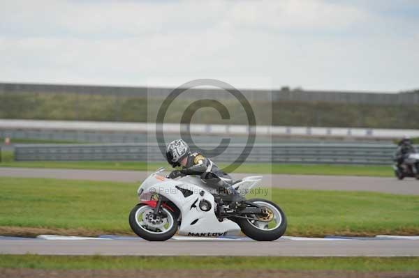 Motorcycle action photographs;Rockingham;Rockingham photographs;Trackday digital images;event digital images;eventdigitalimages;no limits trackday;peter wileman photography;rockingham corby northamptonshire;trackday;trackday photos