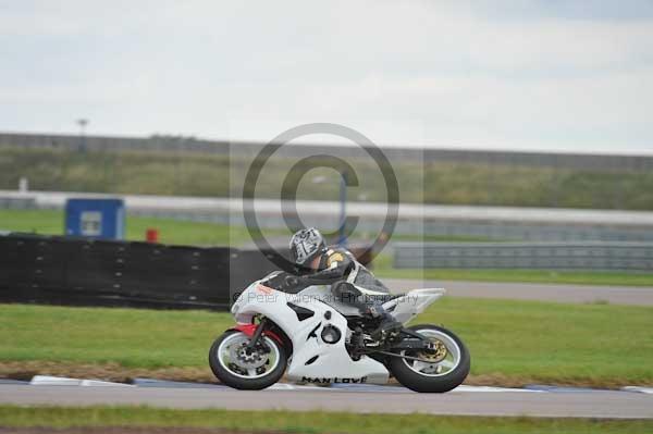 Motorcycle action photographs;Rockingham;Rockingham photographs;Trackday digital images;event digital images;eventdigitalimages;no limits trackday;peter wileman photography;rockingham corby northamptonshire;trackday;trackday photos