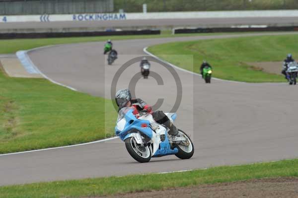 Motorcycle action photographs;Rockingham;Rockingham photographs;Trackday digital images;event digital images;eventdigitalimages;no limits trackday;peter wileman photography;rockingham corby northamptonshire;trackday;trackday photos
