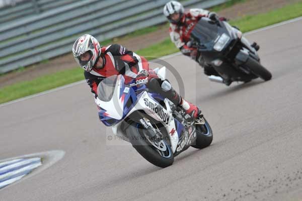 Motorcycle action photographs;Rockingham;Rockingham photographs;Trackday digital images;event digital images;eventdigitalimages;no limits trackday;peter wileman photography;rockingham corby northamptonshire;trackday;trackday photos