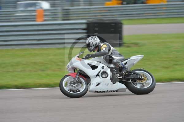 Motorcycle action photographs;Rockingham;Rockingham photographs;Trackday digital images;event digital images;eventdigitalimages;no limits trackday;peter wileman photography;rockingham corby northamptonshire;trackday;trackday photos