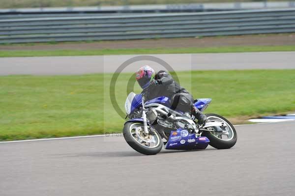 Motorcycle action photographs;Rockingham;Rockingham photographs;Trackday digital images;event digital images;eventdigitalimages;no limits trackday;peter wileman photography;rockingham corby northamptonshire;trackday;trackday photos