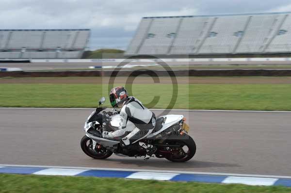 Motorcycle action photographs;Rockingham;Rockingham photographs;Trackday digital images;event digital images;eventdigitalimages;no limits trackday;peter wileman photography;rockingham corby northamptonshire;trackday;trackday photos