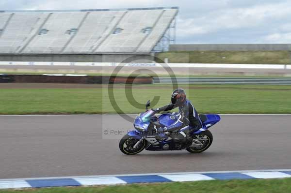 Motorcycle action photographs;Rockingham;Rockingham photographs;Trackday digital images;event digital images;eventdigitalimages;no limits trackday;peter wileman photography;rockingham corby northamptonshire;trackday;trackday photos
