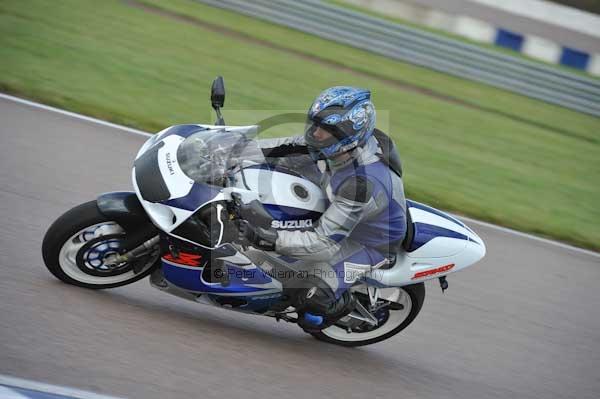 Motorcycle action photographs;Rockingham;Rockingham photographs;Trackday digital images;event digital images;eventdigitalimages;no limits trackday;peter wileman photography;rockingham corby northamptonshire;trackday;trackday photos