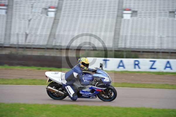 Motorcycle action photographs;Rockingham;Rockingham photographs;Trackday digital images;event digital images;eventdigitalimages;no limits trackday;peter wileman photography;rockingham corby northamptonshire;trackday;trackday photos