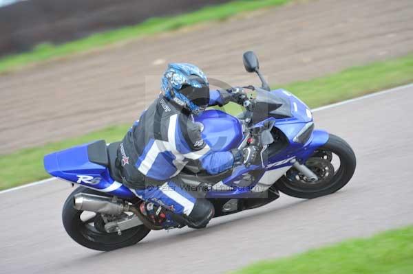 Motorcycle action photographs;Rockingham;Rockingham photographs;Trackday digital images;event digital images;eventdigitalimages;no limits trackday;peter wileman photography;rockingham corby northamptonshire;trackday;trackday photos