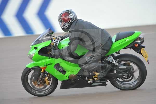 Motorcycle action photographs;Rockingham;Rockingham photographs;Trackday digital images;event digital images;eventdigitalimages;no limits trackday;peter wileman photography;rockingham corby northamptonshire;trackday;trackday photos