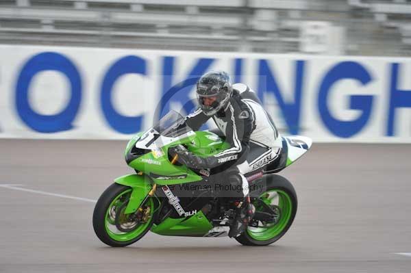 Motorcycle action photographs;Rockingham;Rockingham photographs;Trackday digital images;event digital images;eventdigitalimages;no limits trackday;peter wileman photography;rockingham corby northamptonshire;trackday;trackday photos