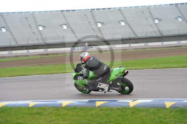 Motorcycle action photographs;Rockingham;Rockingham photographs;Trackday digital images;event digital images;eventdigitalimages;no limits trackday;peter wileman photography;rockingham corby northamptonshire;trackday;trackday photos