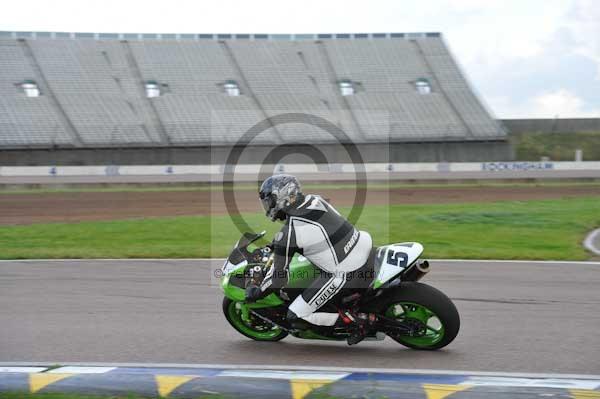 Motorcycle action photographs;Rockingham;Rockingham photographs;Trackday digital images;event digital images;eventdigitalimages;no limits trackday;peter wileman photography;rockingham corby northamptonshire;trackday;trackday photos