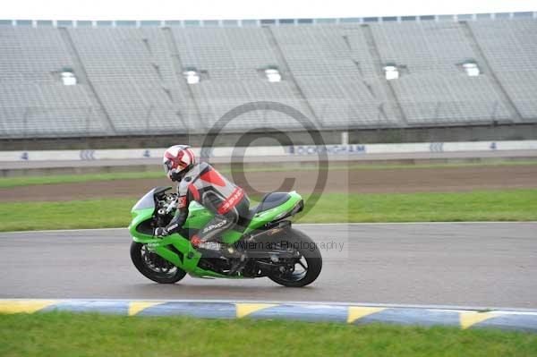 Motorcycle action photographs;Rockingham;Rockingham photographs;Trackday digital images;event digital images;eventdigitalimages;no limits trackday;peter wileman photography;rockingham corby northamptonshire;trackday;trackday photos