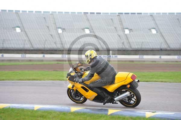 Motorcycle action photographs;Rockingham;Rockingham photographs;Trackday digital images;event digital images;eventdigitalimages;no limits trackday;peter wileman photography;rockingham corby northamptonshire;trackday;trackday photos