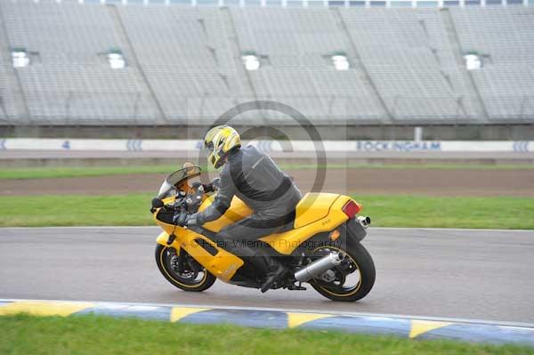 Motorcycle action photographs;Rockingham;Rockingham photographs;Trackday digital images;event digital images;eventdigitalimages;no limits trackday;peter wileman photography;rockingham corby northamptonshire;trackday;trackday photos