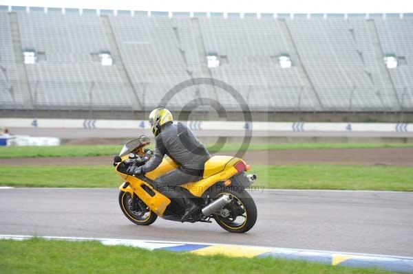 Motorcycle action photographs;Rockingham;Rockingham photographs;Trackday digital images;event digital images;eventdigitalimages;no limits trackday;peter wileman photography;rockingham corby northamptonshire;trackday;trackday photos