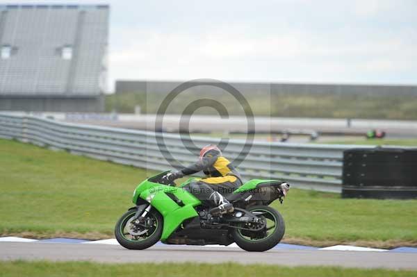 Motorcycle action photographs;Rockingham;Rockingham photographs;Trackday digital images;event digital images;eventdigitalimages;no limits trackday;peter wileman photography;rockingham corby northamptonshire;trackday;trackday photos