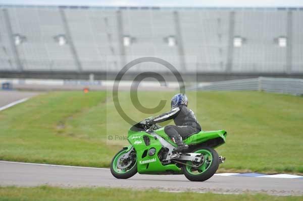 Motorcycle action photographs;Rockingham;Rockingham photographs;Trackday digital images;event digital images;eventdigitalimages;no limits trackday;peter wileman photography;rockingham corby northamptonshire;trackday;trackday photos