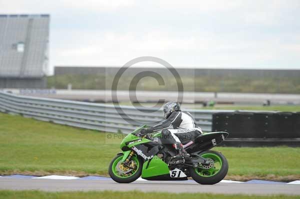 Motorcycle action photographs;Rockingham;Rockingham photographs;Trackday digital images;event digital images;eventdigitalimages;no limits trackday;peter wileman photography;rockingham corby northamptonshire;trackday;trackday photos