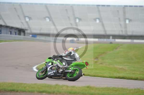 Motorcycle action photographs;Rockingham;Rockingham photographs;Trackday digital images;event digital images;eventdigitalimages;no limits trackday;peter wileman photography;rockingham corby northamptonshire;trackday;trackday photos
