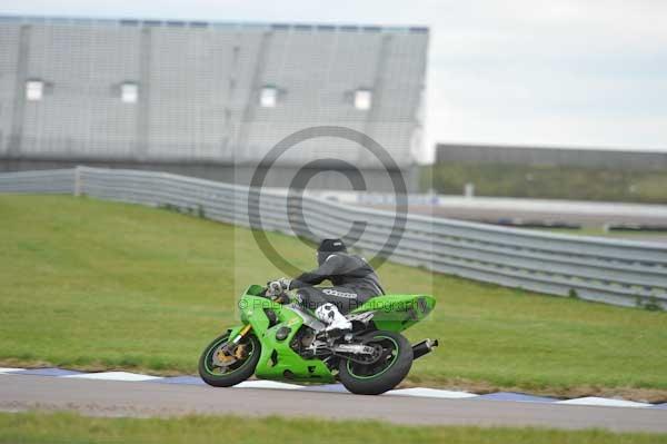 Motorcycle action photographs;Rockingham;Rockingham photographs;Trackday digital images;event digital images;eventdigitalimages;no limits trackday;peter wileman photography;rockingham corby northamptonshire;trackday;trackday photos