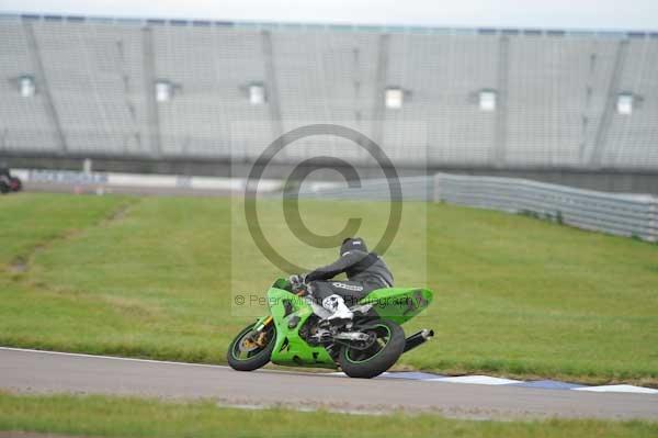 Motorcycle action photographs;Rockingham;Rockingham photographs;Trackday digital images;event digital images;eventdigitalimages;no limits trackday;peter wileman photography;rockingham corby northamptonshire;trackday;trackday photos