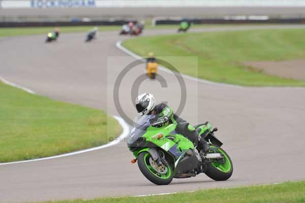 Motorcycle action photographs;Rockingham;Rockingham photographs;Trackday digital images;event digital images;eventdigitalimages;no limits trackday;peter wileman photography;rockingham corby northamptonshire;trackday;trackday photos