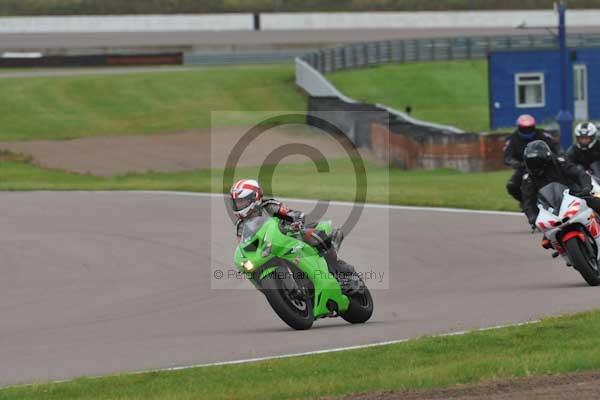 Motorcycle action photographs;Rockingham;Rockingham photographs;Trackday digital images;event digital images;eventdigitalimages;no limits trackday;peter wileman photography;rockingham corby northamptonshire;trackday;trackday photos