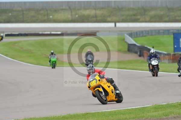 Motorcycle action photographs;Rockingham;Rockingham photographs;Trackday digital images;event digital images;eventdigitalimages;no limits trackday;peter wileman photography;rockingham corby northamptonshire;trackday;trackday photos