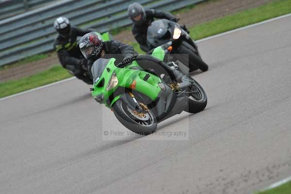 Motorcycle action photographs;Rockingham;Rockingham photographs;Trackday digital images;event digital images;eventdigitalimages;no limits trackday;peter wileman photography;rockingham corby northamptonshire;trackday;trackday photos