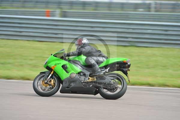 Motorcycle action photographs;Rockingham;Rockingham photographs;Trackday digital images;event digital images;eventdigitalimages;no limits trackday;peter wileman photography;rockingham corby northamptonshire;trackday;trackday photos