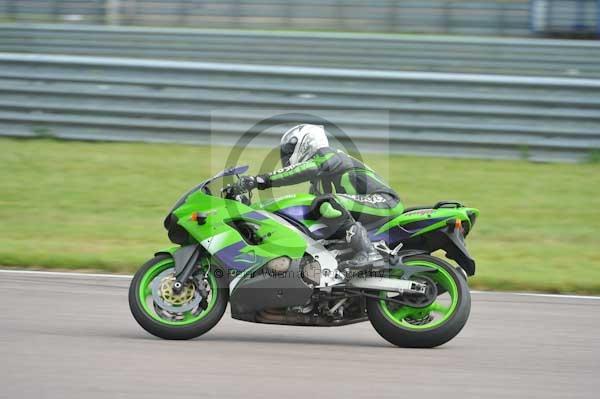 Motorcycle action photographs;Rockingham;Rockingham photographs;Trackday digital images;event digital images;eventdigitalimages;no limits trackday;peter wileman photography;rockingham corby northamptonshire;trackday;trackday photos