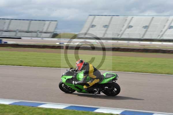 Motorcycle action photographs;Rockingham;Rockingham photographs;Trackday digital images;event digital images;eventdigitalimages;no limits trackday;peter wileman photography;rockingham corby northamptonshire;trackday;trackday photos