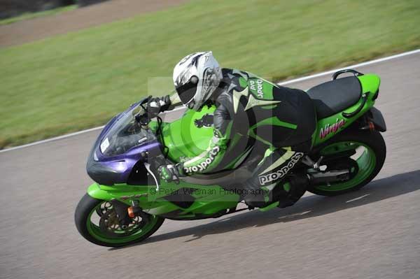Motorcycle action photographs;Rockingham;Rockingham photographs;Trackday digital images;event digital images;eventdigitalimages;no limits trackday;peter wileman photography;rockingham corby northamptonshire;trackday;trackday photos