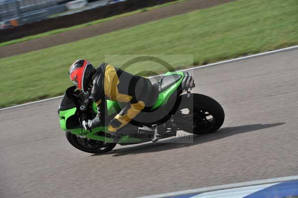 Motorcycle action photographs;Rockingham;Rockingham photographs;Trackday digital images;event digital images;eventdigitalimages;no limits trackday;peter wileman photography;rockingham corby northamptonshire;trackday;trackday photos