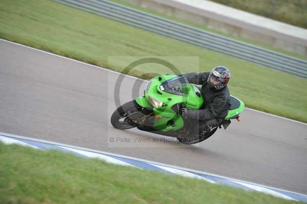 Motorcycle action photographs;Rockingham;Rockingham photographs;Trackday digital images;event digital images;eventdigitalimages;no limits trackday;peter wileman photography;rockingham corby northamptonshire;trackday;trackday photos