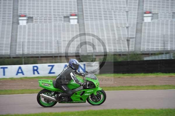 Motorcycle action photographs;Rockingham;Rockingham photographs;Trackday digital images;event digital images;eventdigitalimages;no limits trackday;peter wileman photography;rockingham corby northamptonshire;trackday;trackday photos