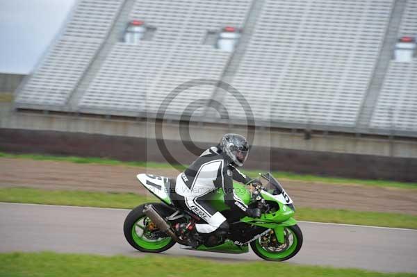 Motorcycle action photographs;Rockingham;Rockingham photographs;Trackday digital images;event digital images;eventdigitalimages;no limits trackday;peter wileman photography;rockingham corby northamptonshire;trackday;trackday photos