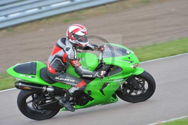 Motorcycle action photographs;Rockingham;Rockingham photographs;Trackday digital images;event digital images;eventdigitalimages;no limits trackday;peter wileman photography;rockingham corby northamptonshire;trackday;trackday photos