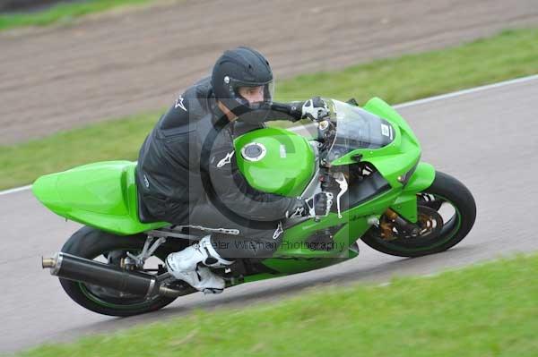 Motorcycle action photographs;Rockingham;Rockingham photographs;Trackday digital images;event digital images;eventdigitalimages;no limits trackday;peter wileman photography;rockingham corby northamptonshire;trackday;trackday photos