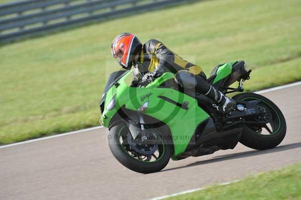 Motorcycle action photographs;Rockingham;Rockingham photographs;Trackday digital images;event digital images;eventdigitalimages;no limits trackday;peter wileman photography;rockingham corby northamptonshire;trackday;trackday photos